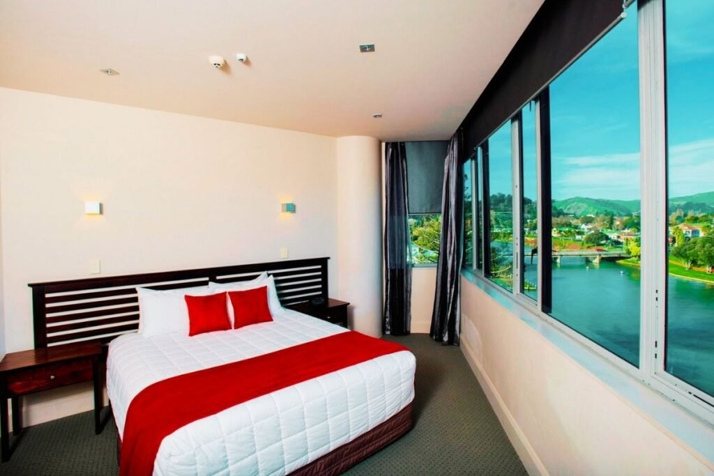 Emerald Hotel Gisborne