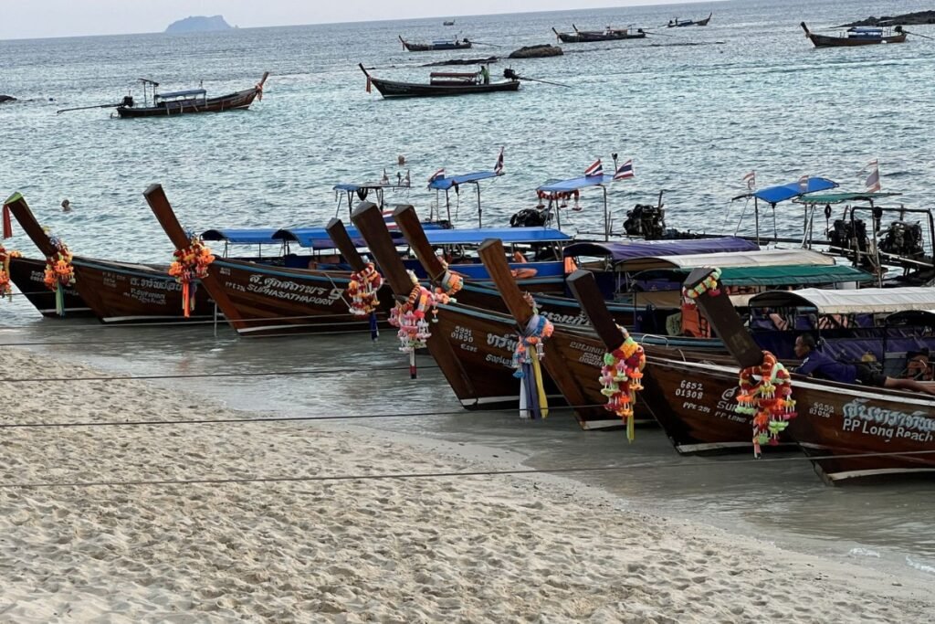 koh phiphi long boats