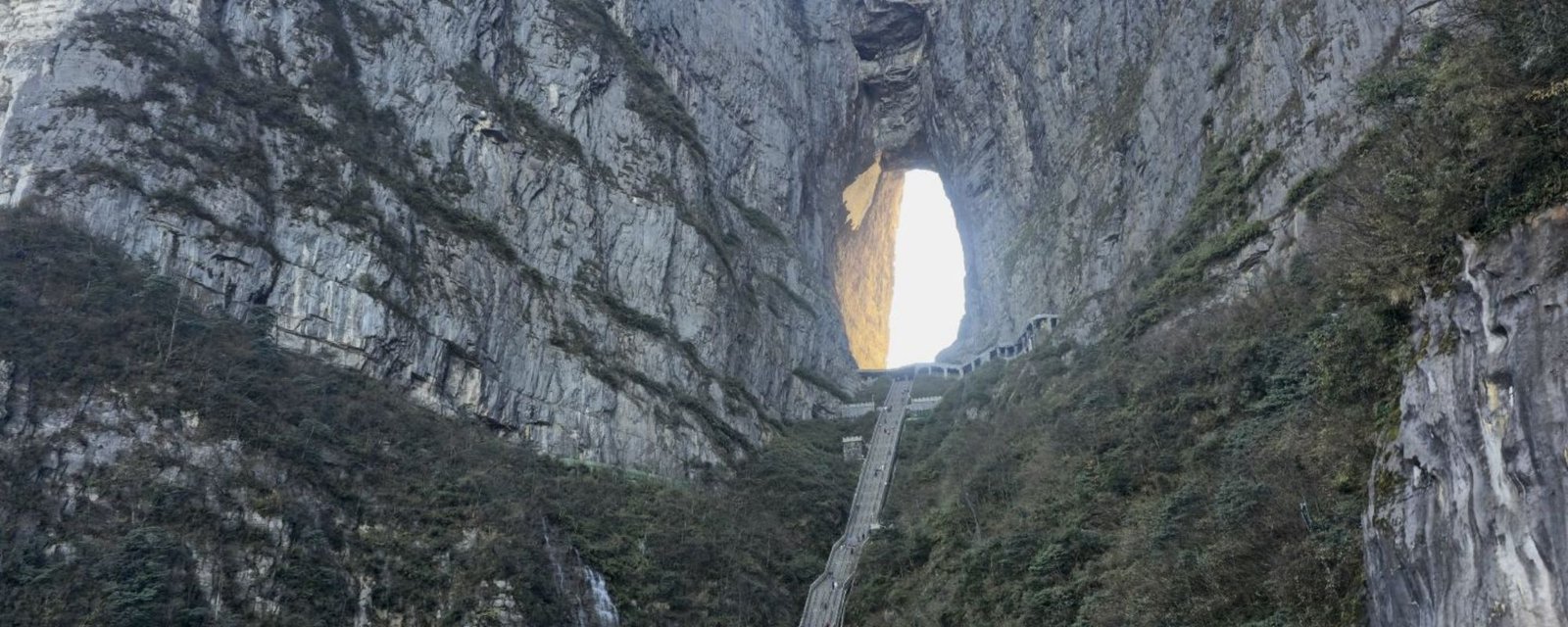 Zhangjiajie City Travel Guide: How to Visit Tianmen Mountain -